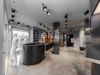 Foto Negozio in via garibaldi 57, Desio di 114 m² con 1 locali in affitto