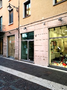 Foto Negozio in corso Italia 8, Saronno di 28 m² con 1 locali in affitto
