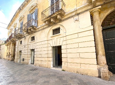 Foto Attività commerciale in via Lata  33, Nardò Centro di 106 m²