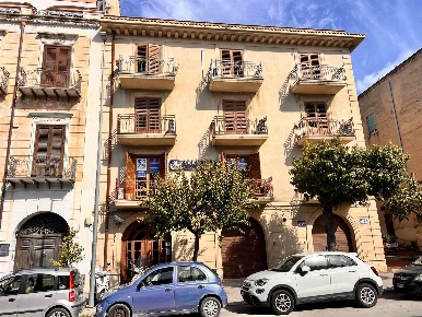 Foto Negozio in Viale della Vittoria  21, Sciacca Centro di 482 m²
