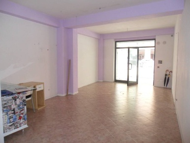 Foto Negozio a Avellino A. Annarumma, A. Gasperi, F. Tedesco di 40 m²