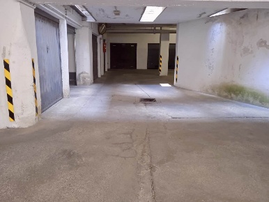 Foto Garage a Brescia Magenta - Arnaldo di 9 m² con 1 locali in affitto