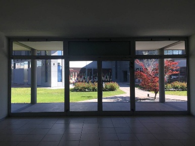 Foto Negozio in via Nazionale  61, Puegnago del Garda Raffa di 90 m²