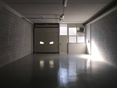 Foto Magazzino in Via Nazionale 61  5, Puegnago del Garda di 90 m²