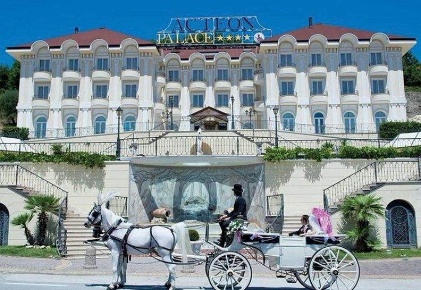 Foto Hotel a Atena Lucana Centro di 6000 m² con 70 locali in vendita