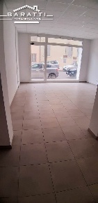 Foto Attività commerciale a Mirandola di 60 m² con 1 locali in affitto