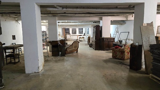 Foto Magazzino in Via Emilia Ovest  111, Modena San Faustino di 358 m²