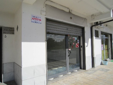 Foto Locale commerciale in VIA ANTONIO MADEO 7, Corigliano-Rossano di 50 m²