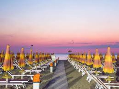 Foto Hotel a Riccione di 2200 m² con 57 locali in vendita