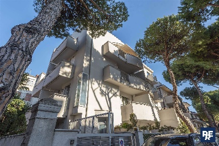 Foto Hotel in viale trento 41, Rimini Marina Centro di 719 m² con 25 locali