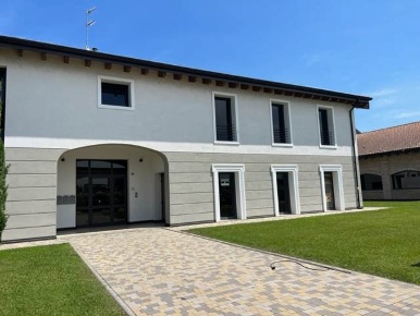 Foto Attività commerciale a Reggio nell'Emilia Codemondo di 289 m²