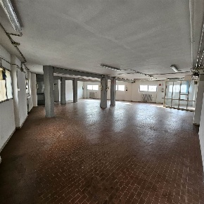Foto Laboratorio in via forlanini, Firenze Novoli di 260 m² con 3 locali