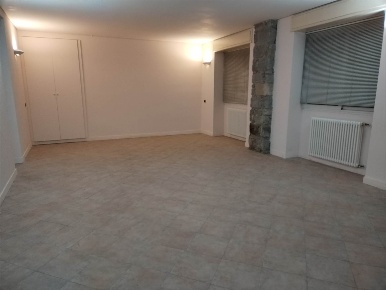Foto Negozio a Ventimiglia Centro Città di 300 m² con 5 locali in vendita