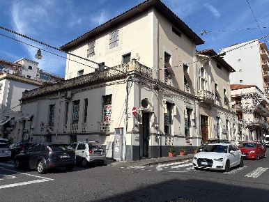Foto Negozio in Corso Savoia 157, Acireale di 200 m² in affitto