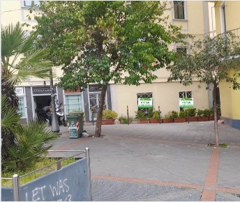 Foto Negozio in Piazza XXIV Maggio, Salerno Centro di 180 m² in affitto