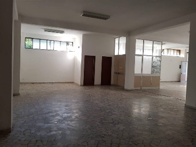 Foto Negozio in VIA MANFREDI, Atripalda di 200 m² in vendita