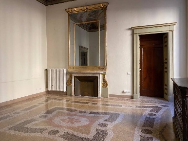 Foto Ufficio a Piacenza Pubblico Passeggio di 270 m² con 8 locali
