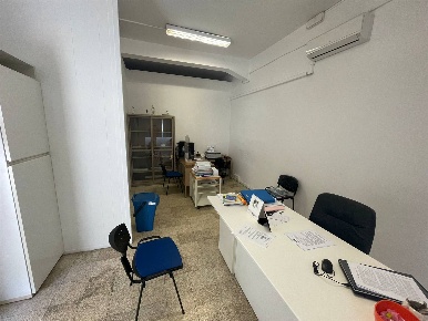 Foto Magazzino a Pistoia Stadio di 100 m² con 1 locali in affitto