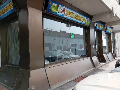 Foto Locale commerciale a Prato Zarini - Valentini di 174 m² con 4 locali