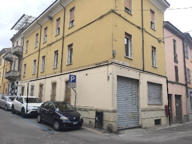 Foto Negozio a Piacenza Piazzale Milano - Stazione di 157 m² con 3 locali