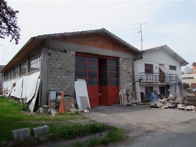 Foto Laboratorio a Vicchio Centro di 135 m² con 5 locali in vendita