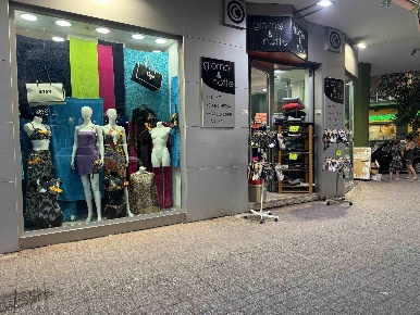 Foto Attività commerciale in Via Trento, Salerno Pastena - Pastena Alta