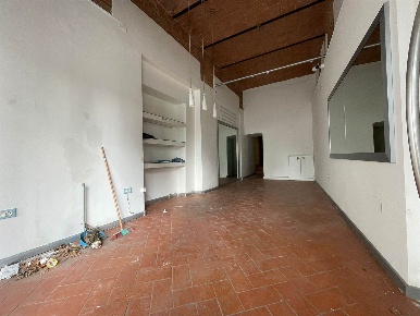 Foto Negozio a Pistoia Stadio di 80 m² con 2 locali in affitto