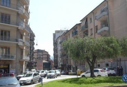 Foto Negozio a Avellino Picarelli, Rione Ferrovia, Archi di 75 m²