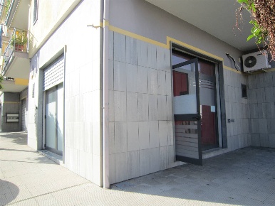 Foto Locale commerciale in VIA BRENNERO 19, Corigliano-Rossano di 35 m²