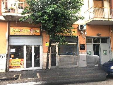 Foto Negozio in Via Raffaele Ricci 72, Salerno Pastena - Pastena Alta