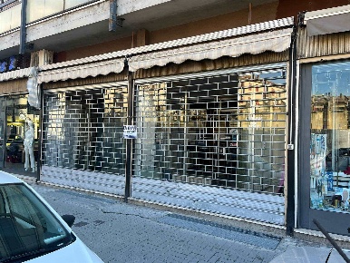 Foto Negozio in Corso Vecchio    263/265, Terni Centro Storico di 130 m²