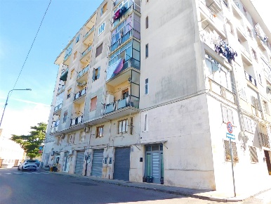Foto Negozio a Martina Franca di 300 m² con 1 locali in vendita
