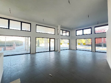 Foto Negozio a Spinea Spinea Orgnano di 167 m² con 3 locali in vendita