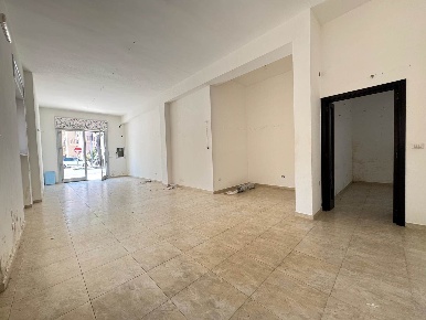 Foto Locale commerciale in Via Del Mare 16/C, Lecce Ariosto di 80 m²