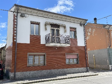 Foto Case semi ndipendenti in Via Umberto I 38, Lungavilla Centro di 102 m²