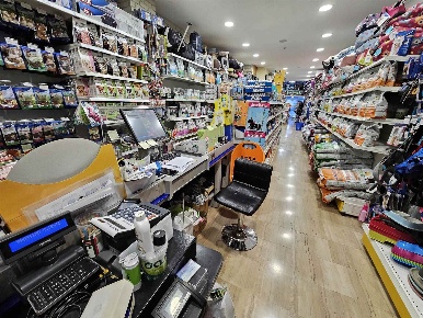 Foto Attività commerciale in Via Atzori 56, Nocera Inferiore di 150 m²
