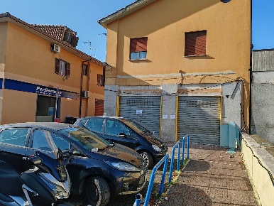 Foto Negozio in Via Salaria 120, Monterotondo Monterotondo Scalo di 200 m²