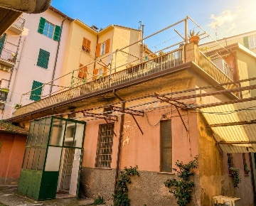 Foto Locale commerciale a La Spezia Pegazzano - Costa di Murlo di 125 m²