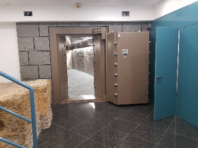 Foto Negozio in Via San Vittore al Teatro  1, Milano Duomo di 670 m²