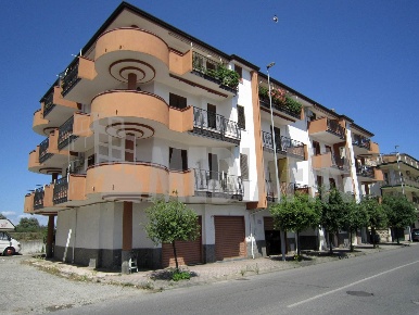 Foto Magazzino in VIALE SANT'ANGELO 161, Corigliano-Rossano di 55 m²