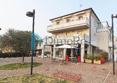 Foto Locale commerciale a Silea di 80 m² con 2 locali in vendita