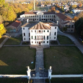 Foto Negozio a Salzano Centro di 130 m² con 3 locali in vendita