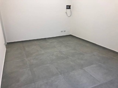 Foto Negozio a Modena Sant'Agnese - Università di 30 m² con 1 locali