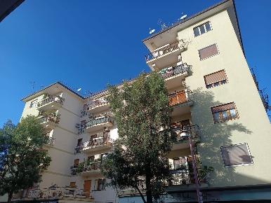 Foto Ufficio in Via Roma 141, Caserta Corso Trieste di 70 m² con 3 locali