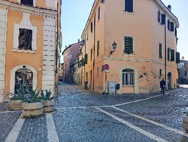Foto Negozio a Terni Centro Storico di 45 m² in affitto