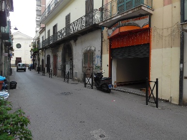 Foto Negozio in via Giudici 46, Angri Centro di 130 m² con 2 locali