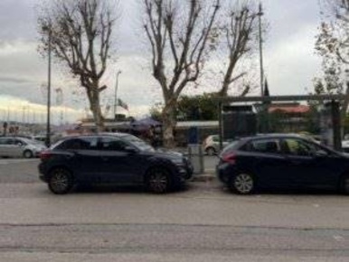 Foto Negozio a Napoli Mergellina - Piedigrotta di 18 m² con 4 locali