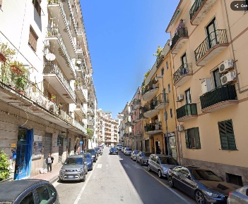 Foto Negozio in Via Crispi 29, Salerno Carmine di 30 m² con 1 locali