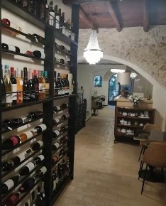 Foto Negozio in Via Battisti 26, Monterotondo Centro Storico di 127 m²