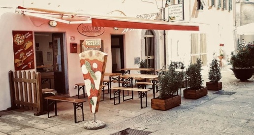 Foto Attività commerciale in via scappini 7, Rio di 43 m² con 2 locali